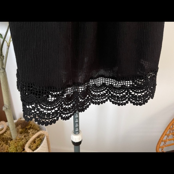 Forever 21 Black off the shoulder Top - Picture 4 of 7